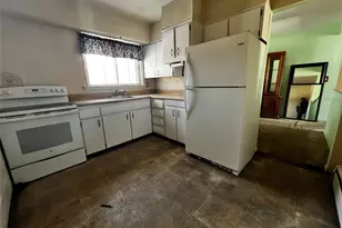 24 Lorraine Blvd, Poughkeepsie, NY 12603 - Photo 9