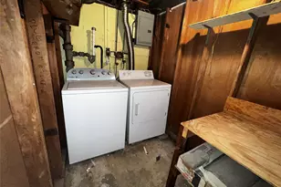 24 Lorraine Blvd, Poughkeepsie, NY 12603 - Photo 11