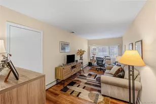 35 High Hills Ln, Huntington Station, NY 11746 - Photo 17