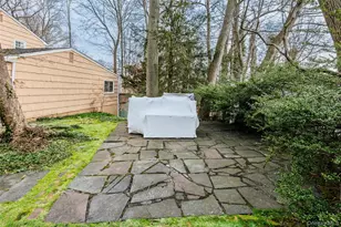 35 High Hills Ln, Huntington Station, NY 11746 - Photo 39