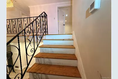 48 Robin Lane, Plainview, NY 11803 - Photo 5