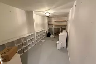 48 Robin Ln, Plainview, NY 11803 - Photo 11