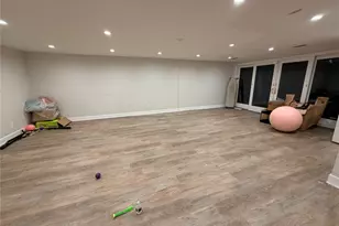 48 Robin Ln, Plainview, NY 11803 - Photo 3