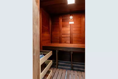 188 E 70th Street #8B, New York, NY 10021 - Photo 9