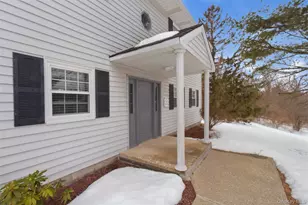 8 Ivy Ct, Fishkill, NY 12524 - Photo 3