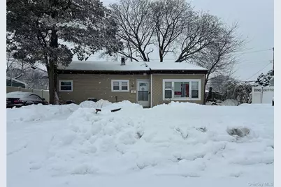 14 Chevy Chase, Amityville, NY 11701 - Photo 3