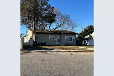 14 Chevy Chase, Amityville, NY 11701 - Photo 1