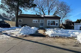 14 Chevy Chase, Amityville, NY 11701 - Photo 3