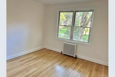 3 Roslyn Heights Streets #1 G, Roslyn Heights, NY 11577 - Photo 5