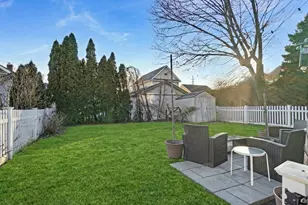 100 Elizabeth St, Floral Park, NY 11001 - Photo 25