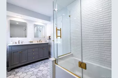 16 Wright Road, Rockville Centre, NY 11570 - Photo 11