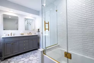 16 Wright Rd, Rockville Centre, NY 11570 - Photo 11