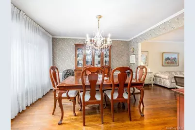 16 Wright Road, Rockville Centre, NY 11570 - Photo 5