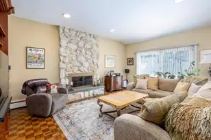 16 Wright Rd, Rockville Centre, NY 11570 - Photo 9