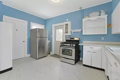 9 Clinton Place, Suffern, NY 10901 - Photo 13