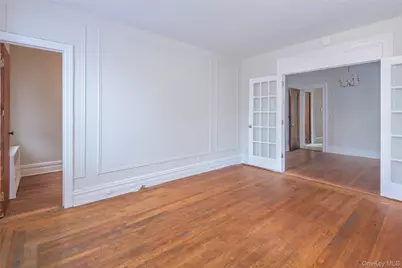 2807 Newtown Avenue #2nd Floor, Astoria, NY 11102 - Photo 5