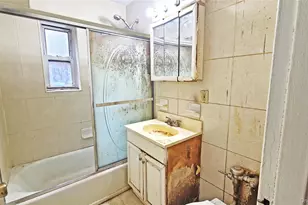 82-39 134th St, Briarwood, NY 11435 - Photo 15