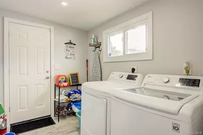 1031 Jefferson Street, Baldwin, NY 11510 - Photo 17