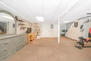 25 Old Mill Rd, Merrick, NY 11566 - Photo 17