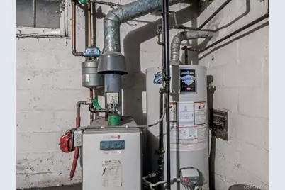 442 Oakwood Road, Huntington Station, NY 11746 - Photo 17