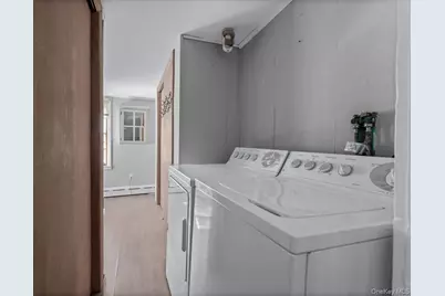 442 Oakwood Road, Huntington Station, NY 11746 - Photo 9