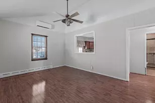 442 Oakwood Rd, Huntington Station, NY 11746 - Photo 3