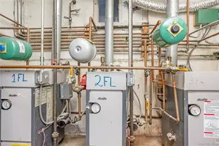 11-55 Welling Ct, Astoria, NY 11102 - Photo 29