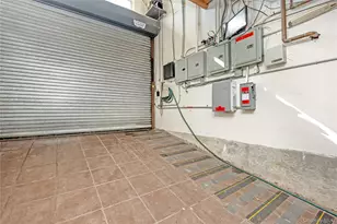 11-55 Welling Ct, Astoria, NY 11102 - Photo 27