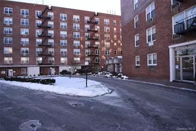 54-44 Little Neck Parkway #6H, Little Neck, NY 11362 - Photo 3