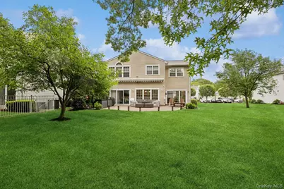 186 Windwatch Drive, Hauppauge, NY 11788 - Photo 25