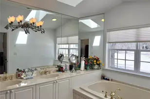 186 Windwatch Dr, Hauppauge, NY 11788 - Photo 15