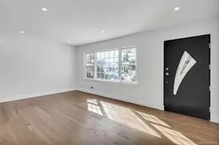 11 Barbara Dr, Farmingdale, NY 11735 - Photo 3