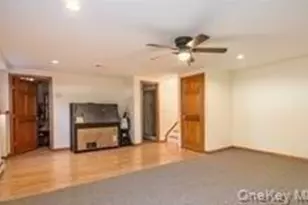 4 Thistle Ln, Kings Park, NY 11754 - Photo 7