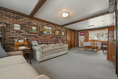 366 Clearmeadow Drive, East Meadow, NY 11554 - Photo 13