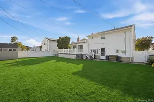 366 Clearmeadow Dr, East Meadow, NY 11554 - Photo 25