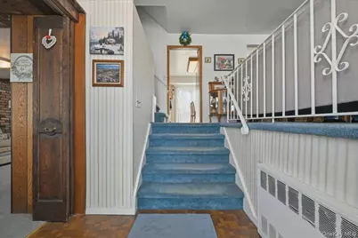 366 Clearmeadow Drive, East Meadow, NY 11554 - Photo 3