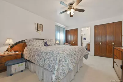 366 Clearmeadow Drive, East Meadow, NY 11554 - Photo 19