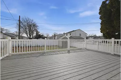 366 Clearmeadow Drive, East Meadow, NY 11554 - Photo 23