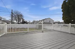 366 Clearmeadow Dr, East Meadow, NY 11554 - Photo 23