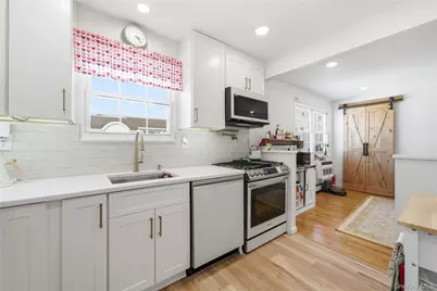 4743 Wilshire Lane #4743, Oakdale, NY 11769 - Photo 9