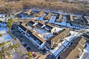 4743 Wilshire Ln, Oakdale, NY 11769 - Photo 25