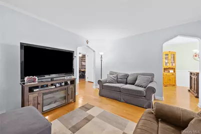 38 Hawthorne Avenue, Floral Park, NY 11001 - Photo 15