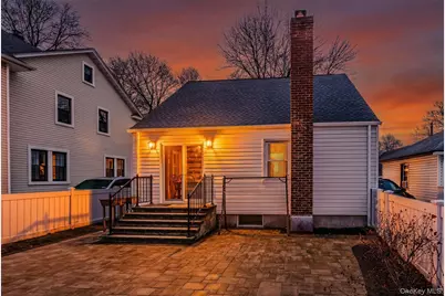 38 Hawthorne Avenue, Floral Park, NY 11001 - Photo 3