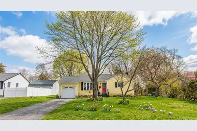 9 Amherst Road, West Sayville, NY 11796 - Photo 1