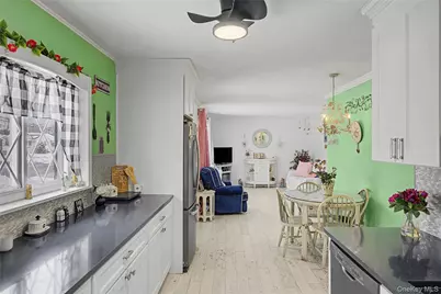 9 Amherst Road, West Sayville, NY 11796 - Photo 3