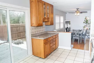 160 Pennsylvania Avenue, Medford, NY 11763 - Photo 7