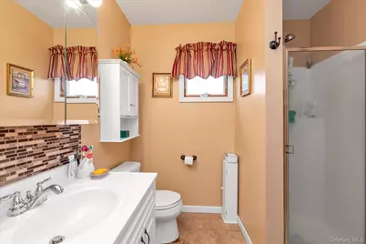 18 Derby Court, Malverne, NY 11565 - Photo 9