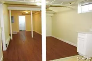 104-11 200th St, Saint Albans, NY 11412 - Photo 9