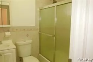 104-11 200th St, Saint Albans, NY 11412 - Photo 5