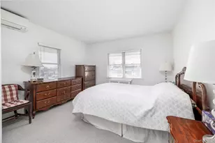 36 W Windsor Pkwy, Oceanside, NY 11572 - Photo 19